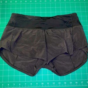 Lululemon size 2 Speed Up Low-Rise Short 2.5"